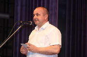 Во всех школах Тбилисского района 23 июня 2015 года прошли выпускные вечера. Глава района Виктор Красноруцкий поздравил выпускников